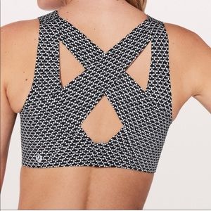 LuLuLemon Enlite bra